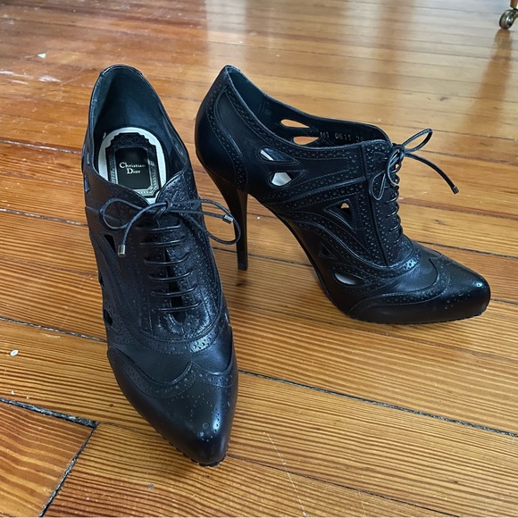 Dior Black Leather Wingtip Oxford Lace Up Bootie - Picture 14 of 14